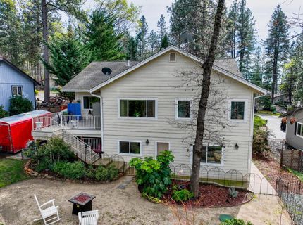 11818 Upper Circle Dr, Grass Valley, CA 95949 Photo