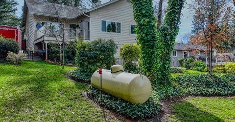 11818 Upper Circle Dr, Grass Valley, CA 95949 Photo