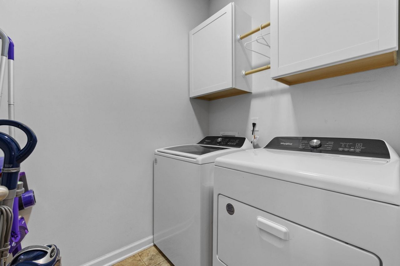 858 Hayes Point Circle Photo 13