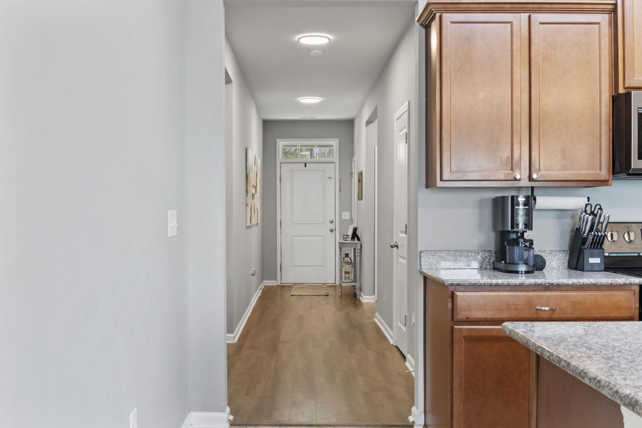 858 Hayes Point Circle Photo 14