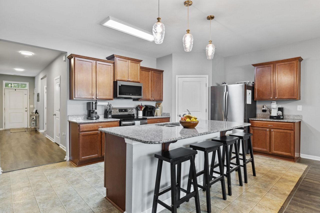 858 Hayes Point Circle Photo 15