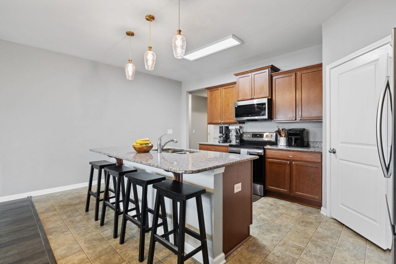 858 Hayes Point Circle Photo 17