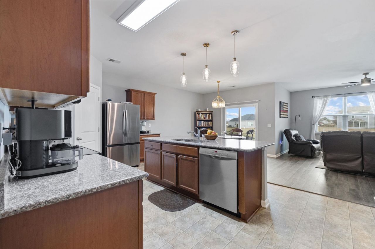 858 Hayes Point Circle Photo 18