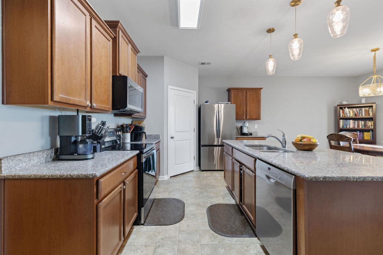 858 Hayes Point Circle Photo 19