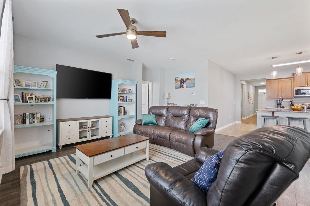 858 Hayes Point Circle Photo 23