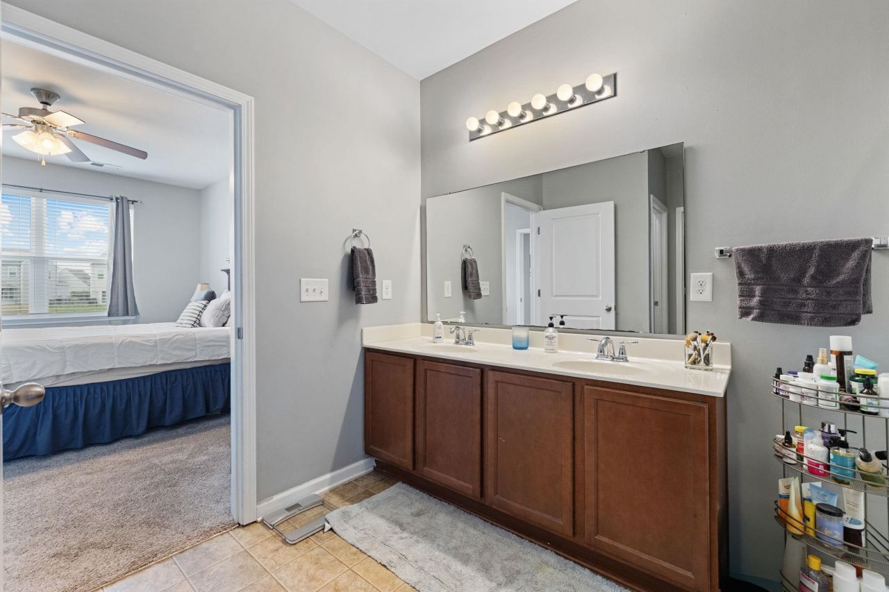 858 Hayes Point Circle Photo 26