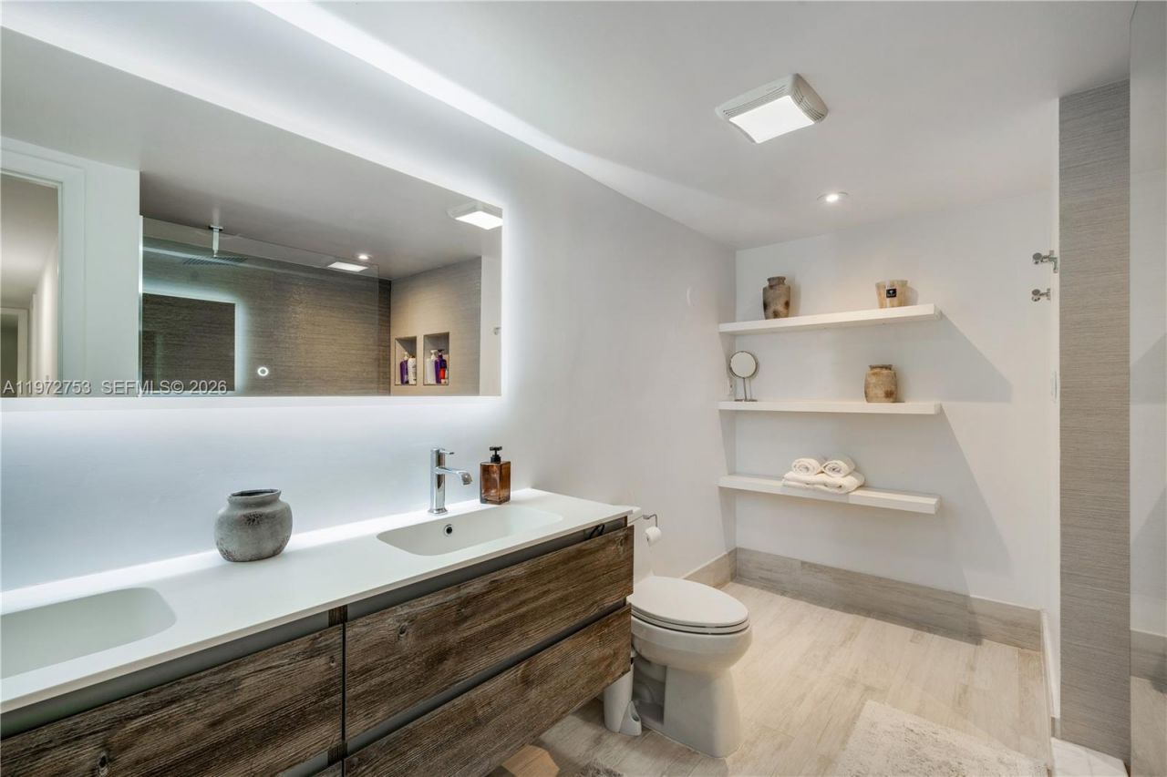 1880 S Bayshore Dr, Miami, FL 33133 Photo