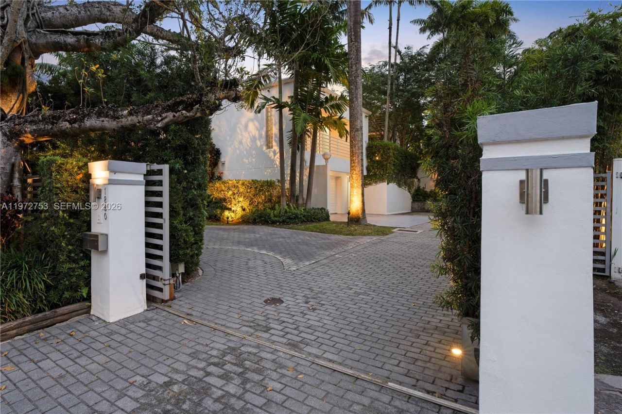 1880 S Bayshore Dr, Miami, FL 33133 Photo