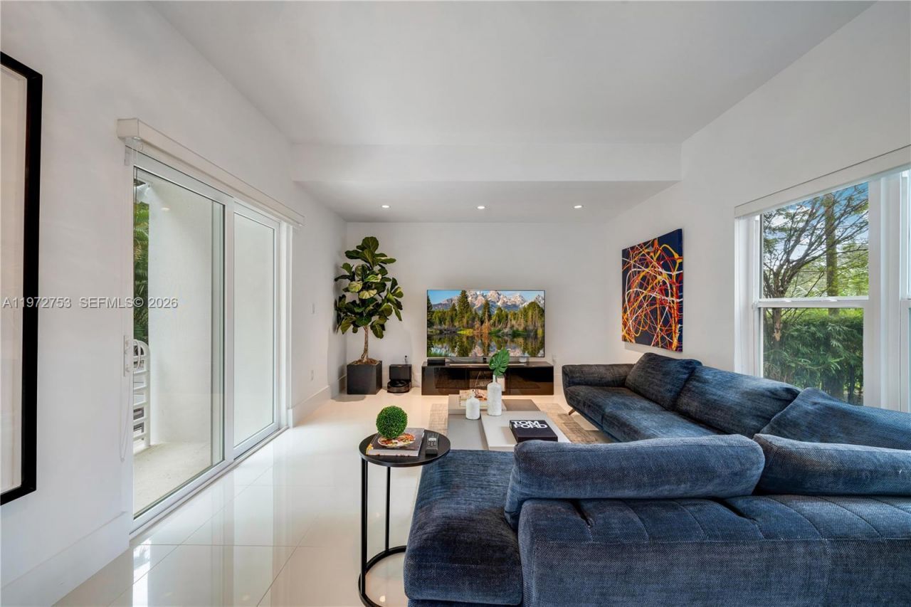 1880 S Bayshore Dr, Miami, FL 33133 Photo