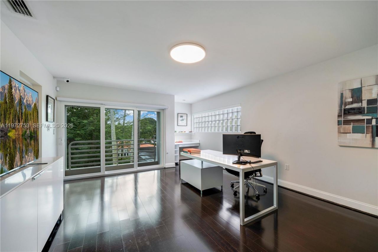 1880 S Bayshore Dr, Miami, FL 33133 Photo