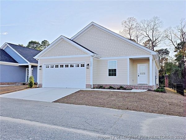 1822 Fordham Drive, Fayetteville, NC 28304