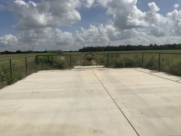2647 Fm 3282, Gonzales, TX 78629