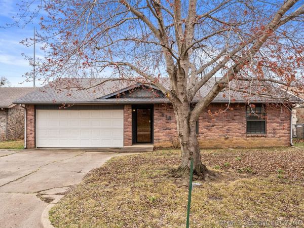 518 Carol Road, Bartlesville, OK 74003