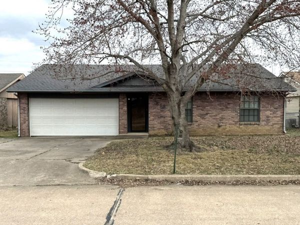 518 Carol Road, Bartlesville, OK 74003