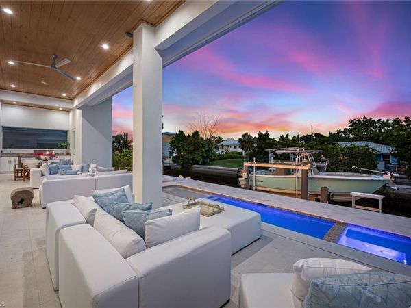 2778 Shoreview DR, NAPLES, FL 34112
