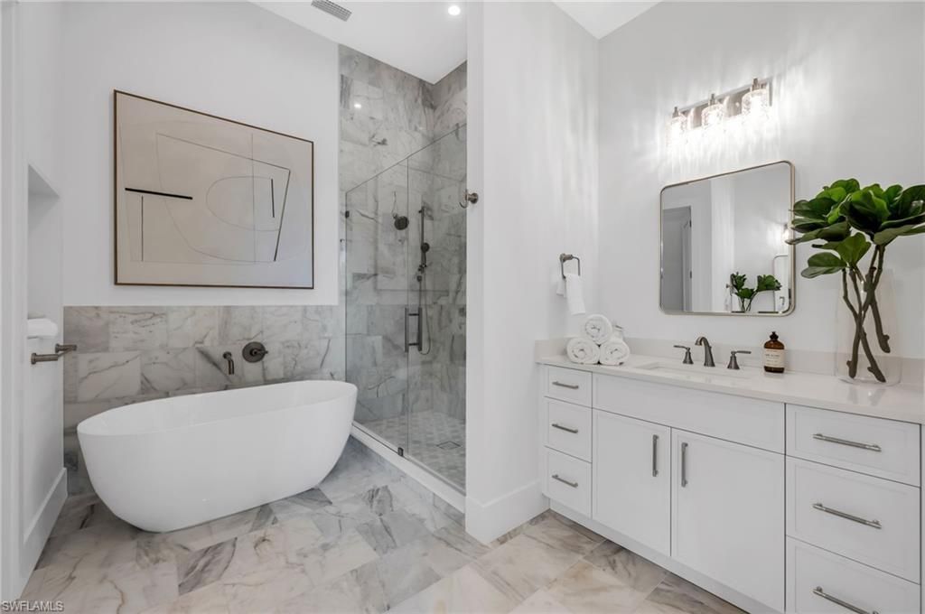 2778 Shoreview Dr, Naples, FL 34112 Photo