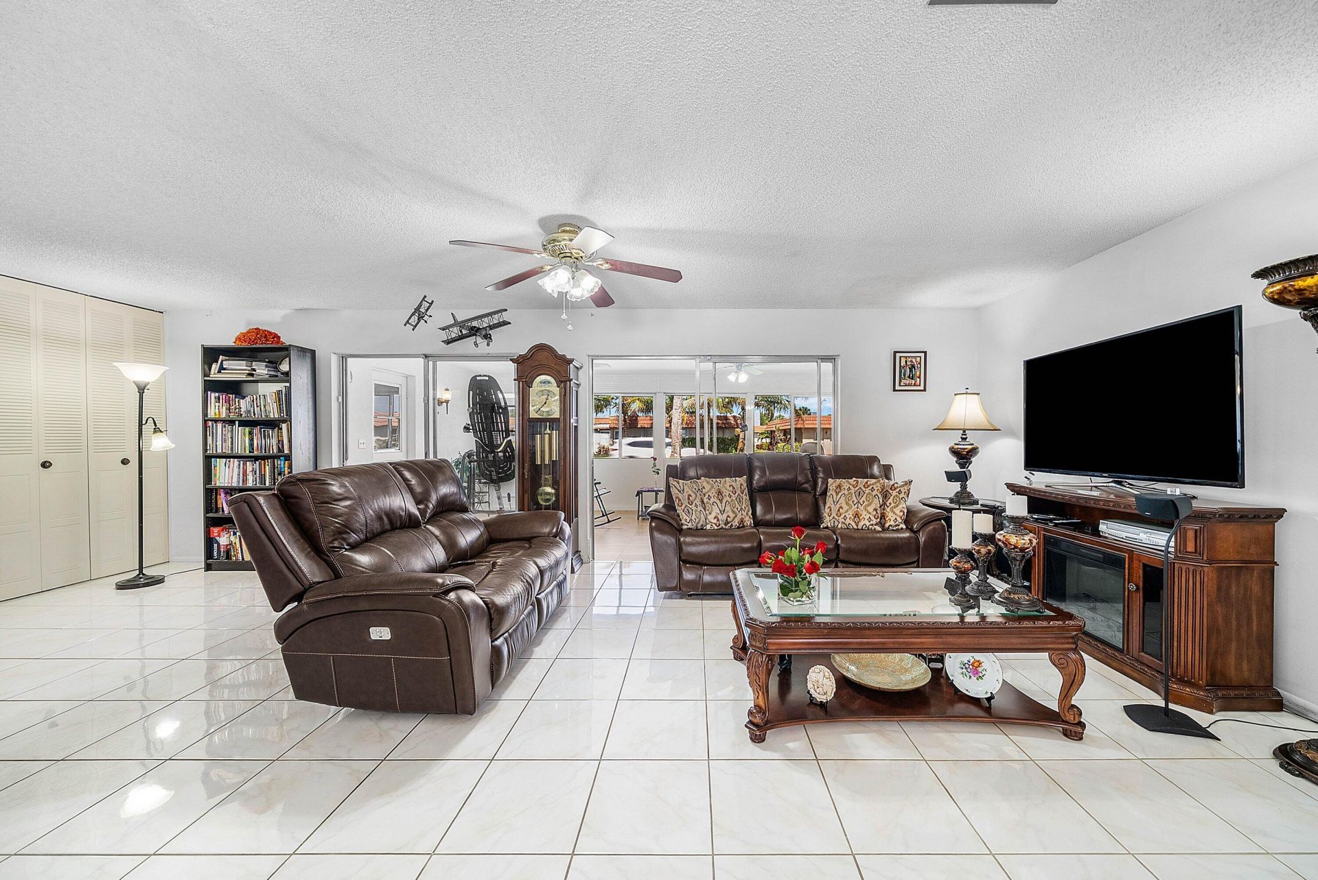 5730 Fernley Drive E, Unit 23, West Palm Beach, FL 33415 Photo