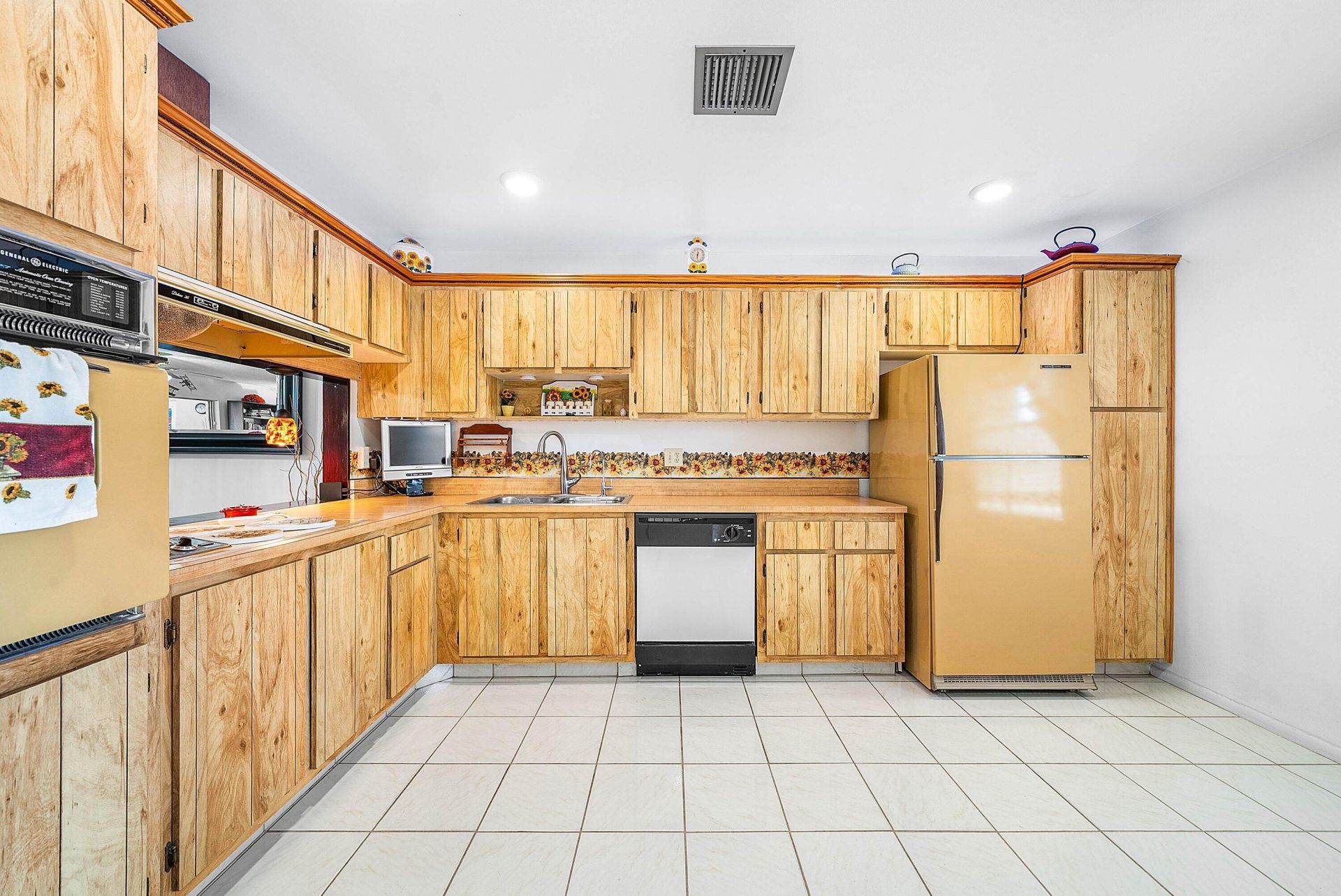 5730 Fernley Drive E, Unit 23, West Palm Beach, FL 33415 Photo