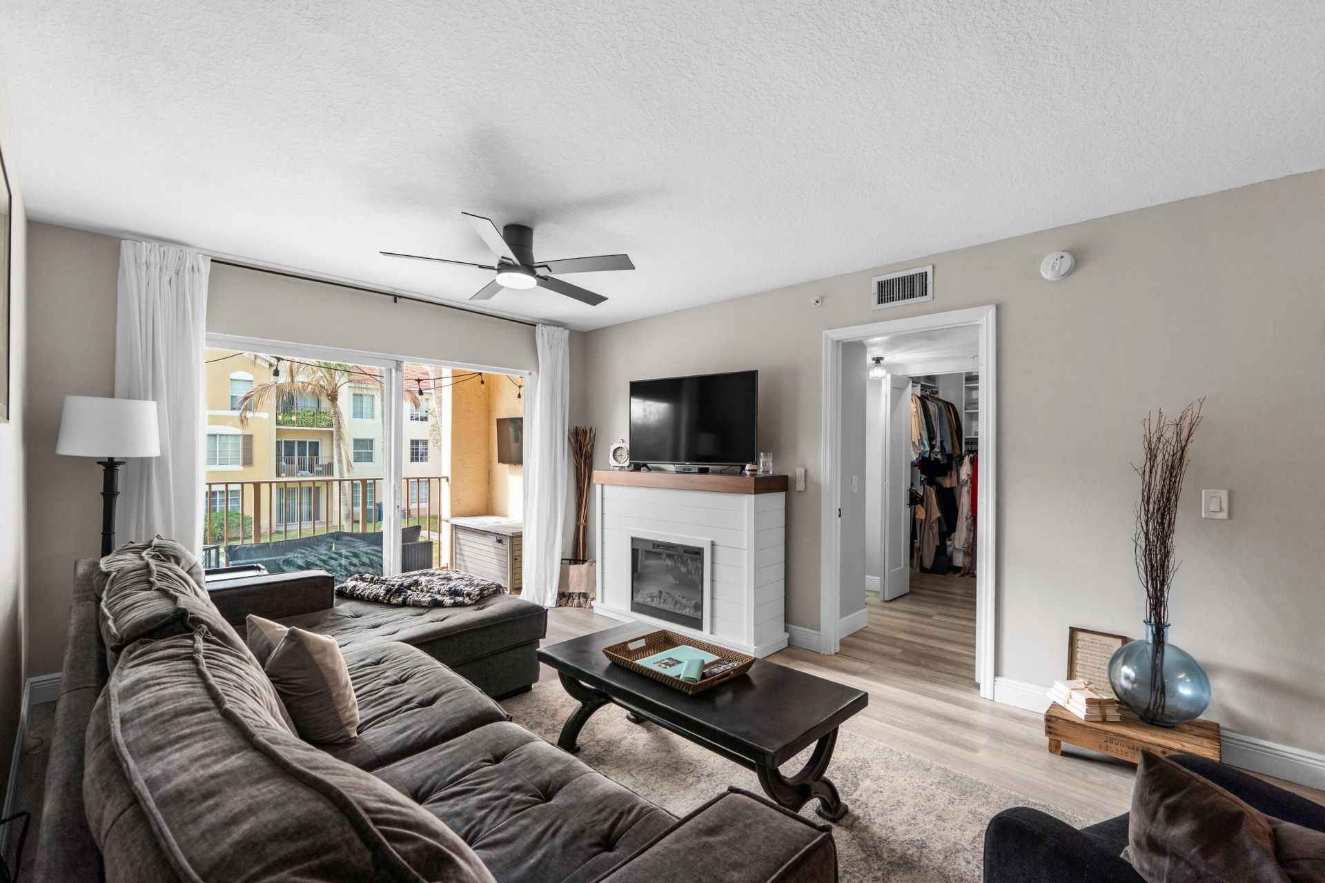 4041 San Marino Boulevard, Unit 202, West Palm Beach, FL 33409 Photo