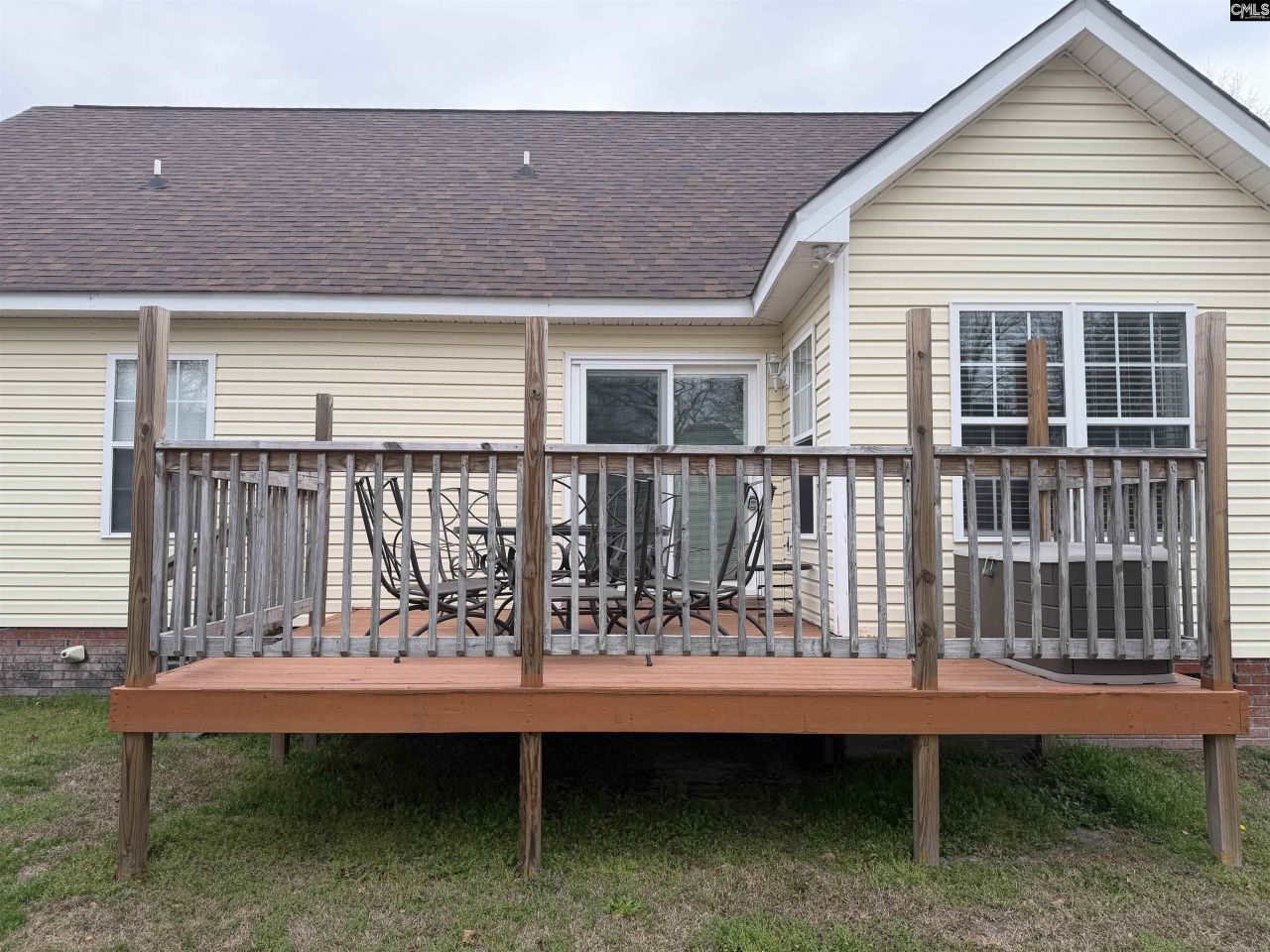 120 Lee Ridge Drive  Photo 9