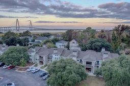 264 Alexandra Drive photo 4