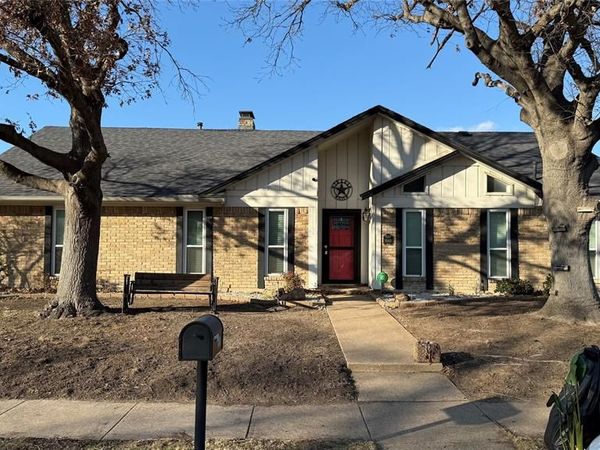 1000 Oxfordshire Drive, Carrollton, TX 75007