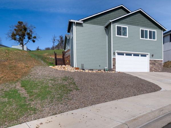 21 Cerulean Terrace, Eagle Point, OR 97524
