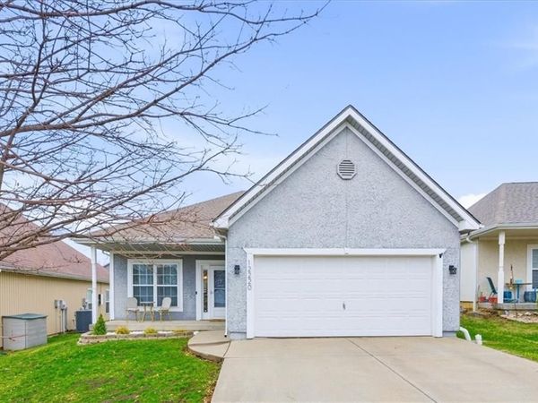 12220 N Pomona Lane, Kansas City, MO 64163