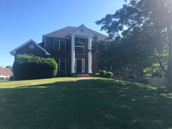 1111 Thornberry Dr , Clarksville, TN 37043