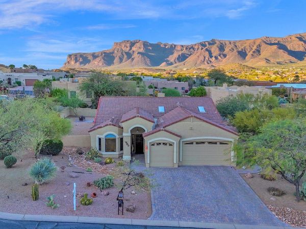 9982 E FOOLS GOLD Place, Gold Canyon, AZ 85118