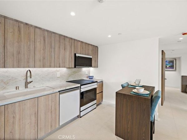 200 Alta Vista Way, Unit B, Laguna Beach, CA 92651