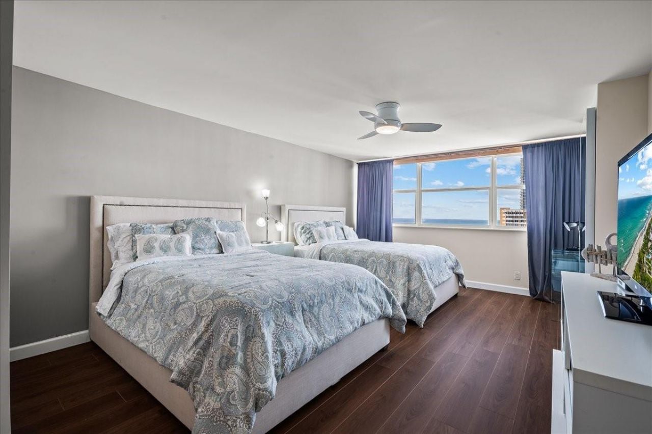 1890 S Ocean Drive, Unit PH4, Hallandale Beach, FL 33009 Photo