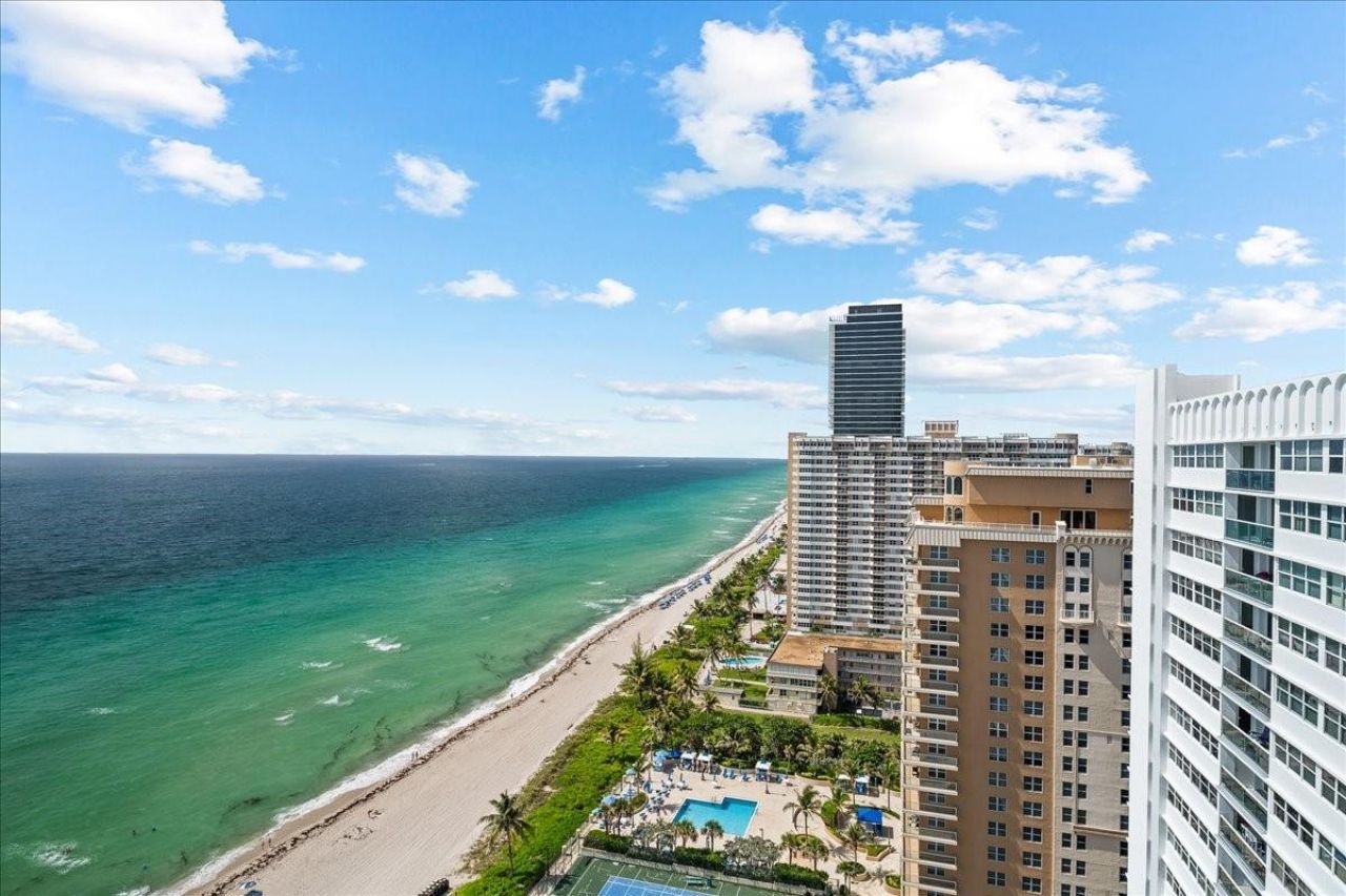1890 S Ocean Drive, Unit PH4, Hallandale Beach, FL 33009 Photo
