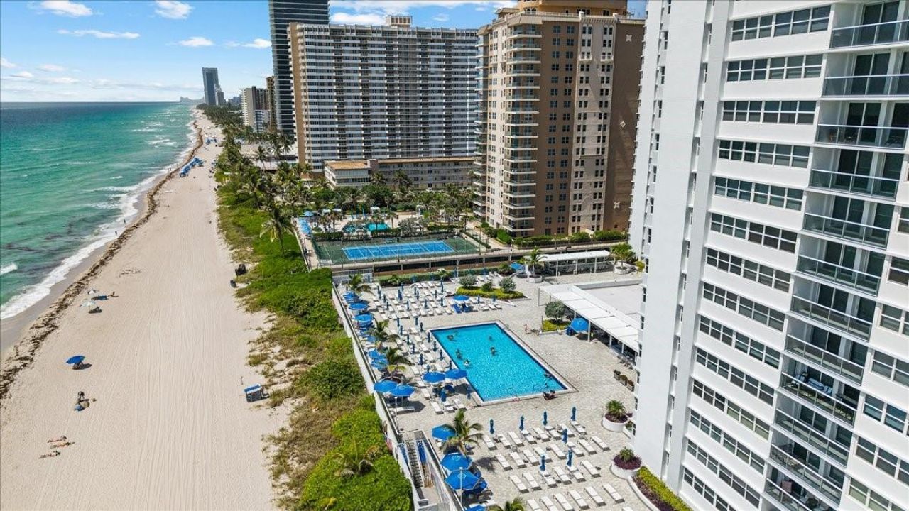 1890 S Ocean Drive, Unit PH4, Hallandale Beach, FL 33009 Photo