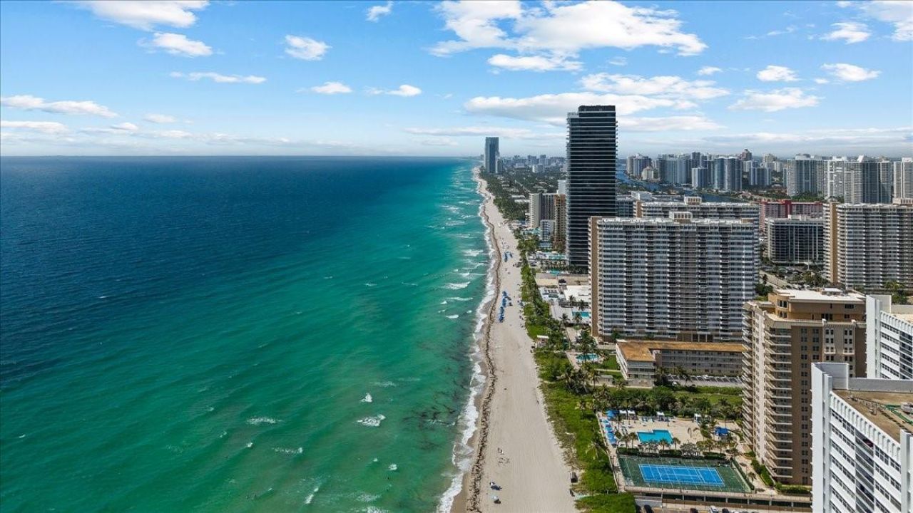 1890 S Ocean Drive, Unit PH4, Hallandale Beach, FL 33009 Photo