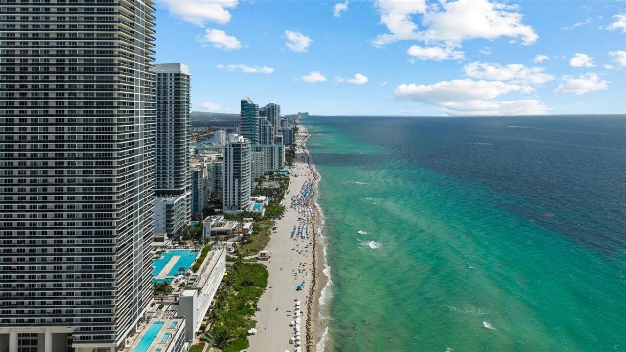1890 S Ocean Drive, Unit PH4, Hallandale Beach, FL 33009 Photo