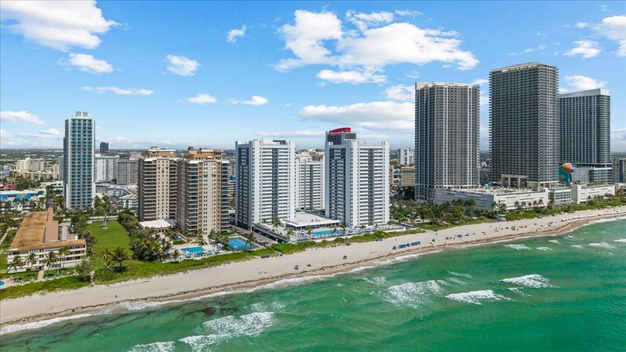 1890 S Ocean Drive, Unit PH4, Hallandale Beach, FL 33009 Photo