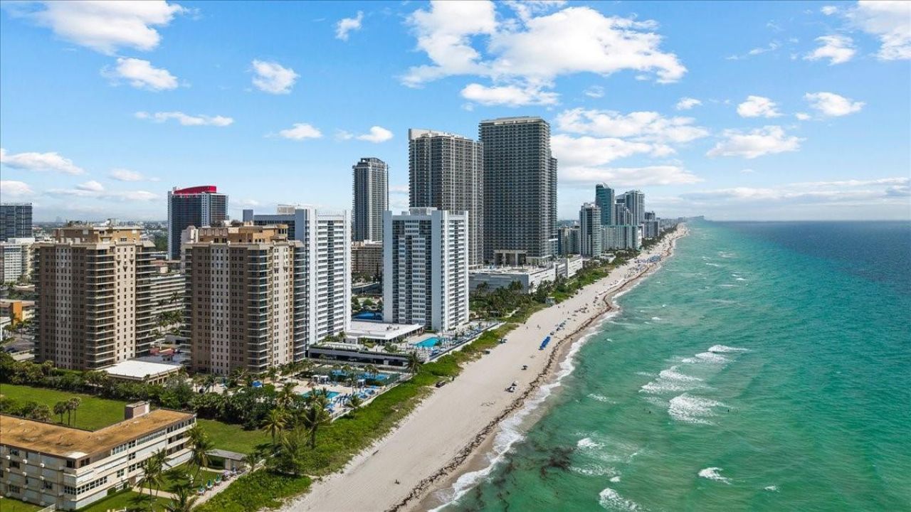 1890 S Ocean Drive, Unit PH4, Hallandale Beach, FL 33009 Photo