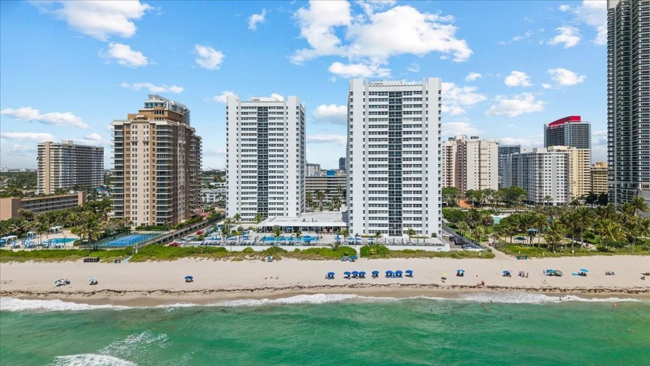 1890 S Ocean Drive, Unit PH4, Hallandale Beach, FL 33009 Photo