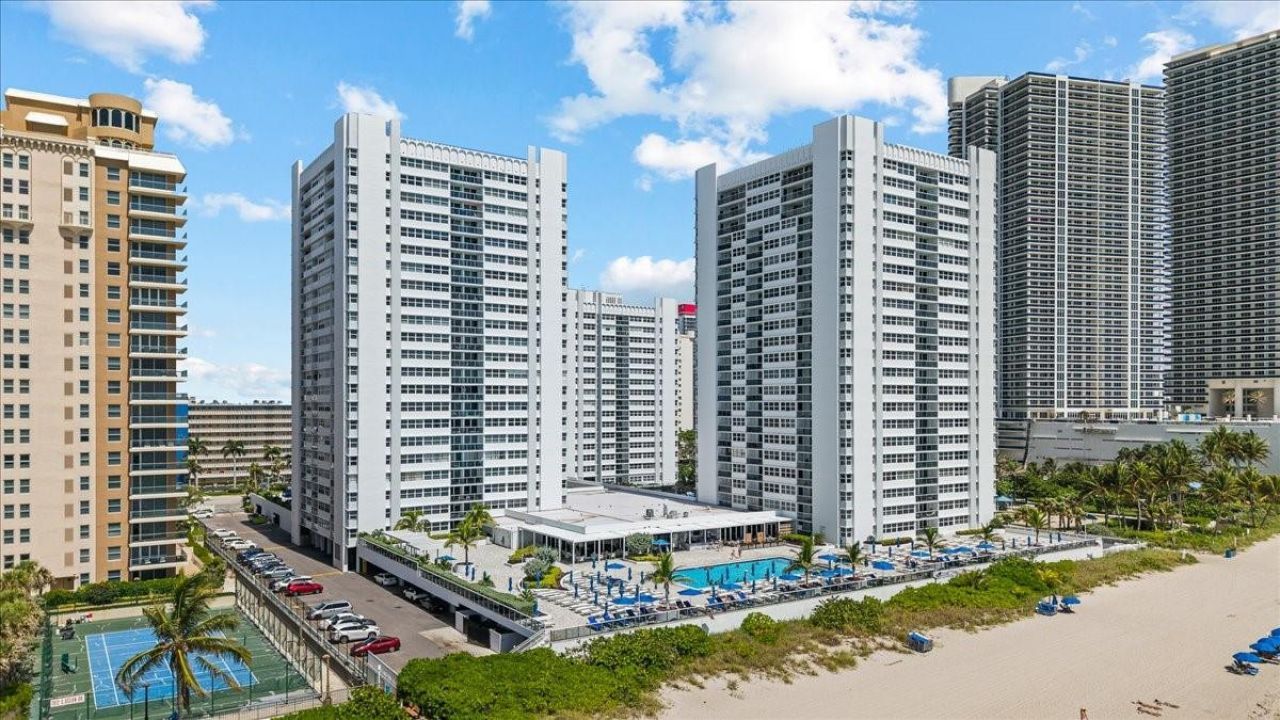 1890 S Ocean Drive, Unit PH4, Hallandale Beach, FL 33009 Photo
