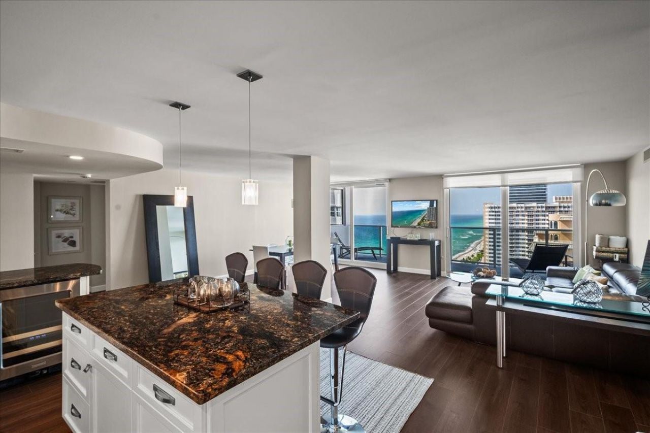 1890 S Ocean Drive, Unit PH4, Hallandale Beach, FL 33009 Photo