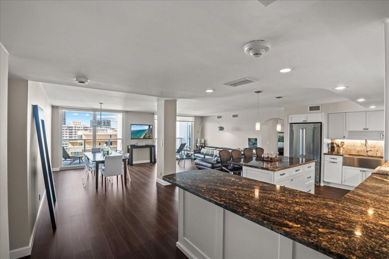 1890 S Ocean Drive, Unit PH4, Hallandale Beach, FL 33009 Photo