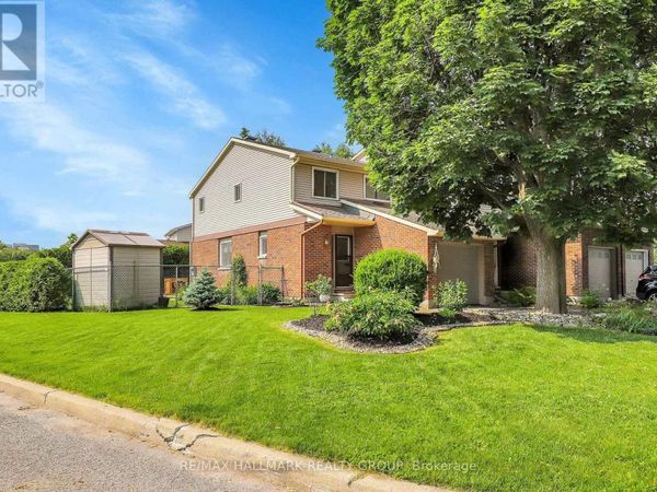 88 Homestead Street, Ottawa, ON K2E7N6