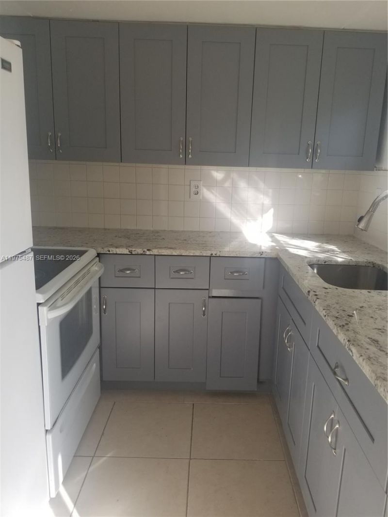 3090 Coral Springs Dr, Unit 8, Coral Springs, FL 33065 Photo