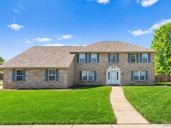 621 E Wesley Drive, O'Fallon, IL 62269