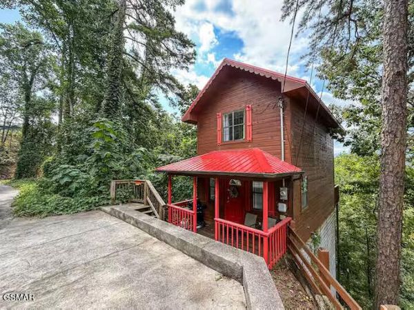 1809 Red Bone Way, Sevierville, TN 37876