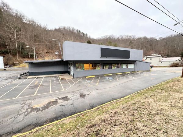 2209 Appalachian Hwy, Pineville, WV 24874