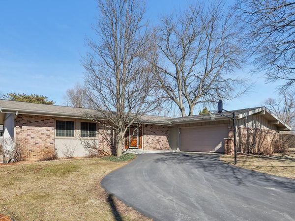 33810 Lynn LANE, Burlington, WI 53105