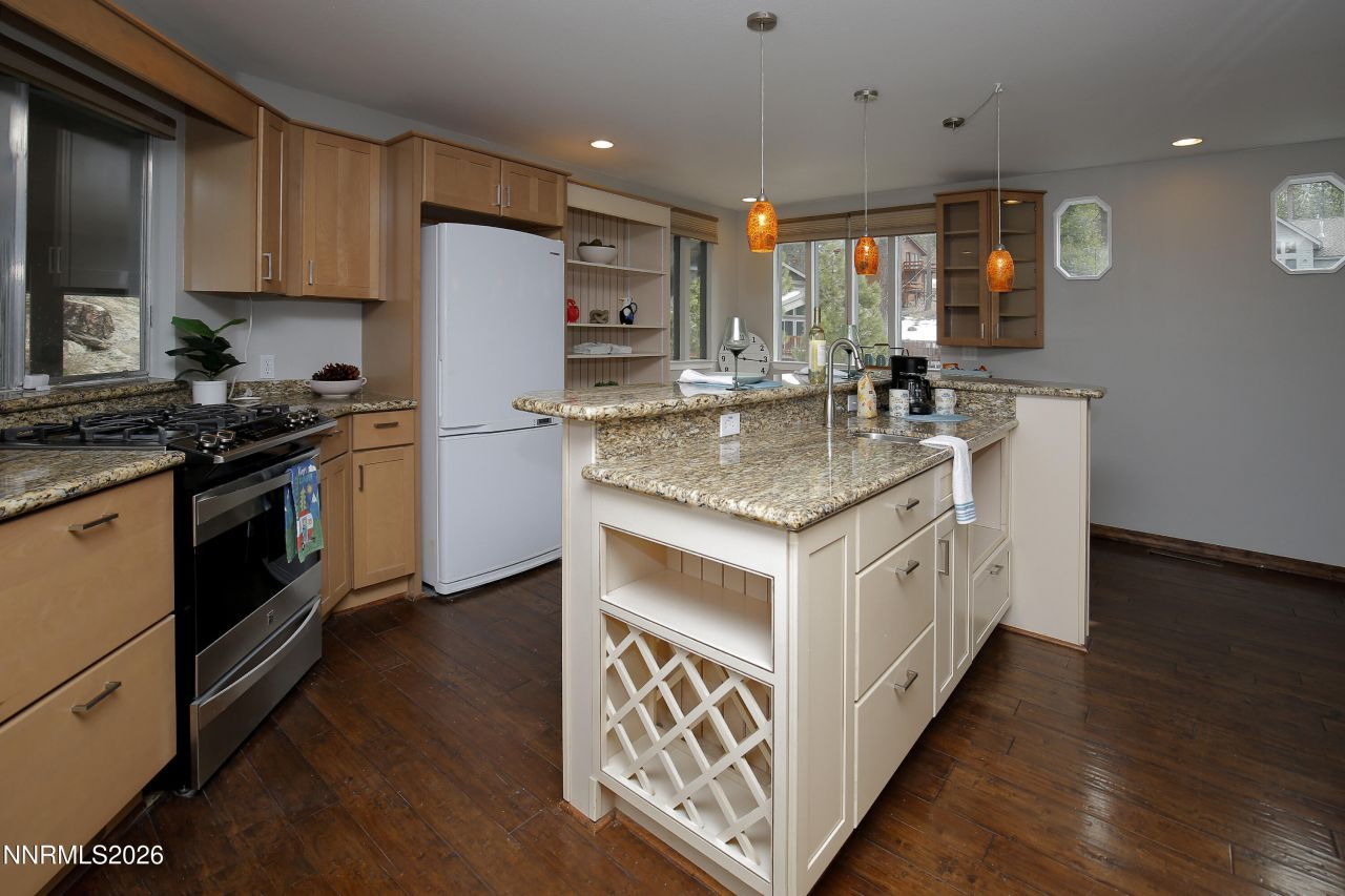 394 Sherwood Drive, Stateline, NV 89449 Photo