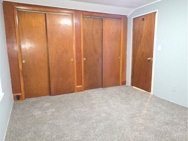 159 Piccadilly Street, Campbell, OH 44405 Photo 11